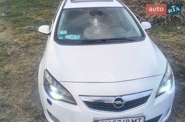 Универсал Opel Astra 2012 в Староконстантинове