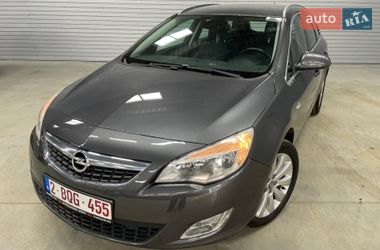 Универсал Opel Astra 2012 в Стрые