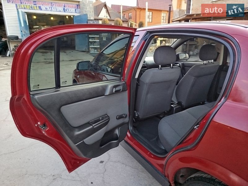 Седан Opel Astra 2007 в Лисянці