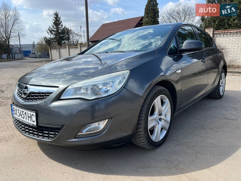Opel Astra 2011