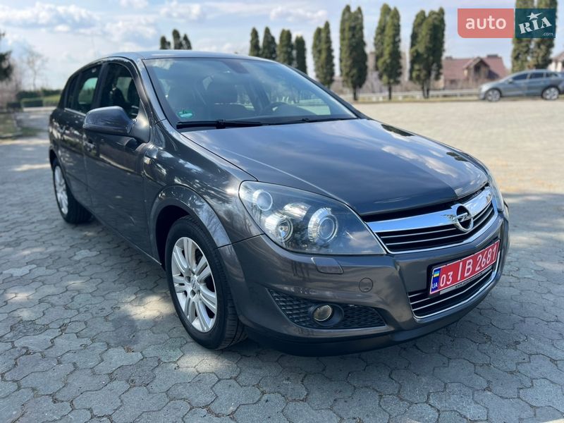 Хэтчбек Opel Astra 2009 в Дубно фото 2 Хэтчбек Opel Astra 2009 в Дубно