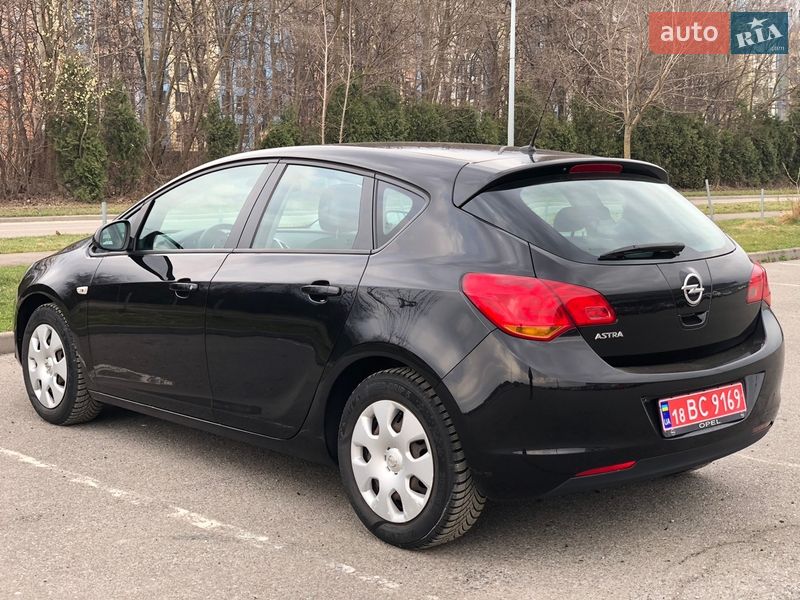 Хэтчбек Opel Astra 2010 в Перемышлянах