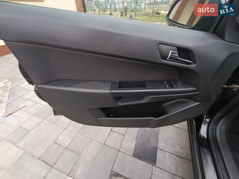 Универсал Opel Astra 2011 в Бышеве