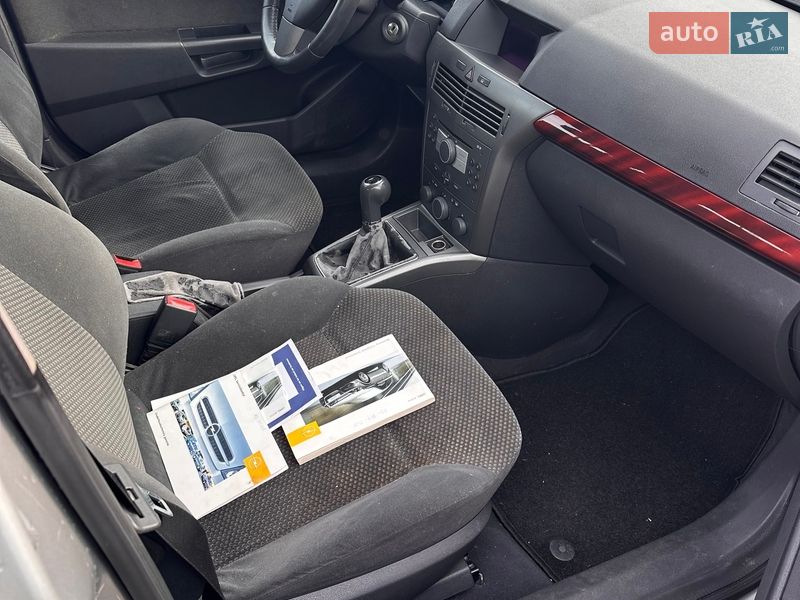 Универсал Opel Astra 2004 в Луцке