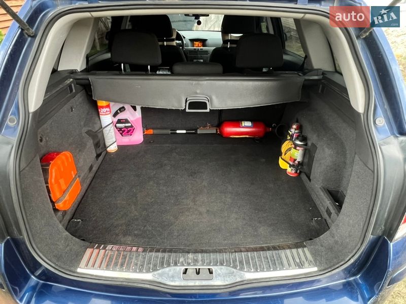 Универсал Opel Astra 2006 в Золочеве