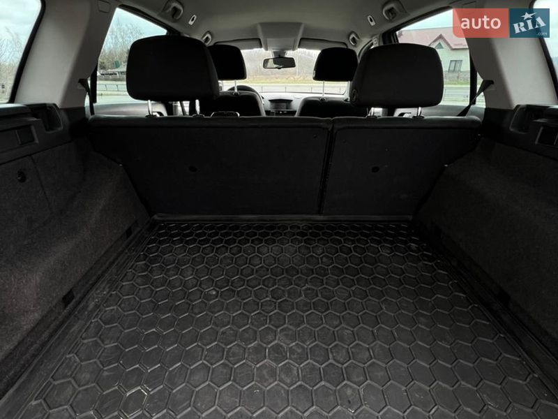 Универсал Opel Astra 2010 в Тернополе