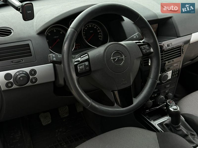 Универсал Opel Astra 2010 в Тернополе