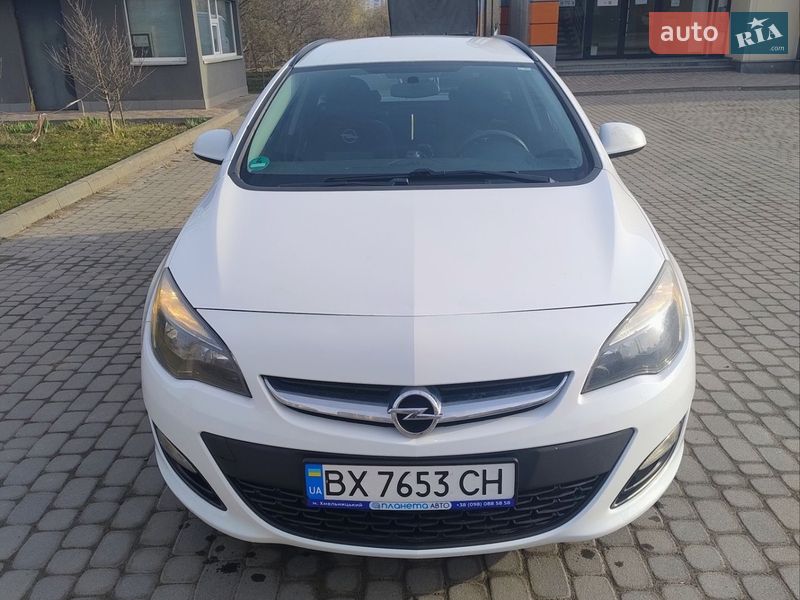 Универсал Opel Astra 2014 в Хмельницком