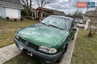 Седан Opel Astra 1996 в Ивано-Франковске