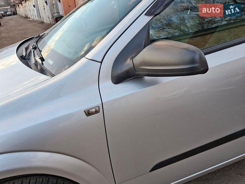 Универсал Opel Astra 2004 в Киеве