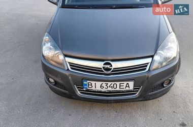 Универсал Opel Astra 2010 в Лубнах