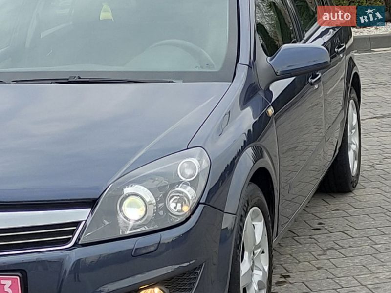 Хетчбек Opel Astra 2008 в Надвірній