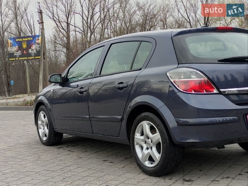 Хетчбек Opel Astra 2008 в Надвірній