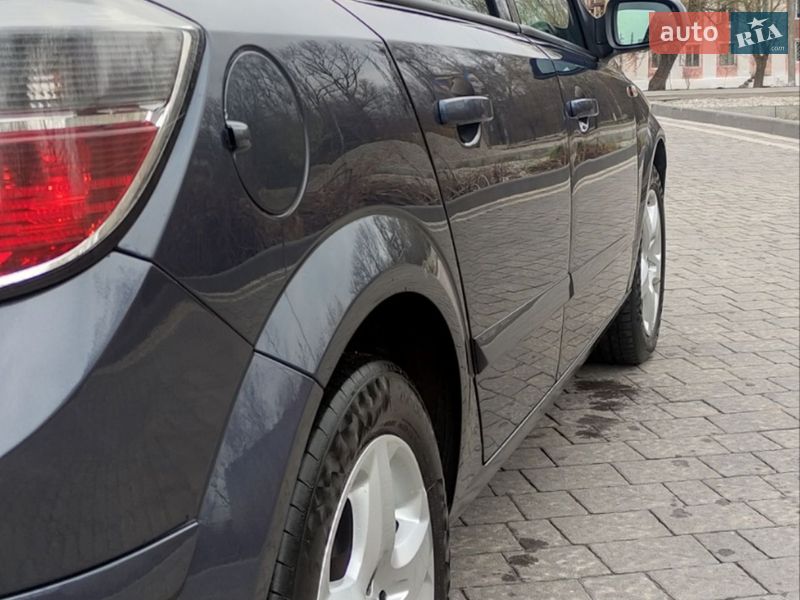 Хетчбек Opel Astra 2008 в Надвірній