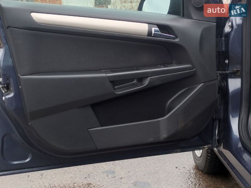 Хетчбек Opel Astra 2008 в Надвірній