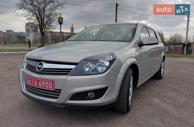 Универсал Opel Astra 2011 в Ровно