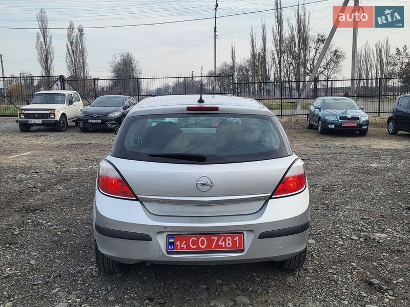 Хэтчбек Opel Astra 2005 в Новоархангельске фото 2 Хэтчбек Opel Astra 2005 в Новоархангельске