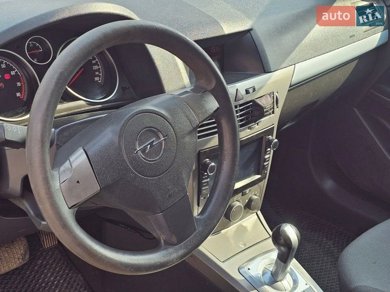 Хетчбек Opel Astra 2006 в Ужгороді