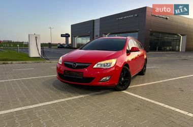 Универсал Opel Astra 2011 в Дрогобыче