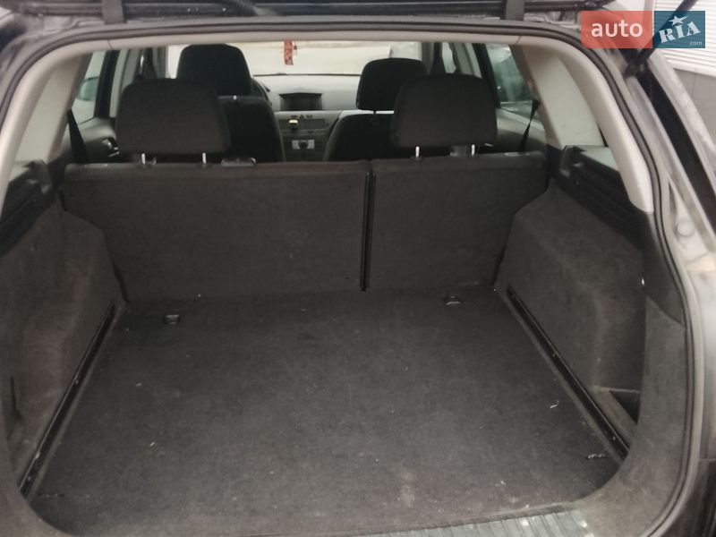 Универсал Opel Astra 2005 в Сарнах