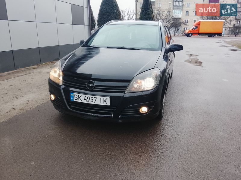 Универсал Opel Astra 2005 в Сарнах