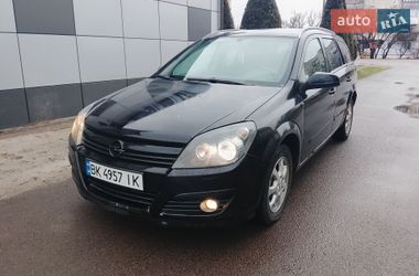Универсал Opel Astra 2005 в Сарнах