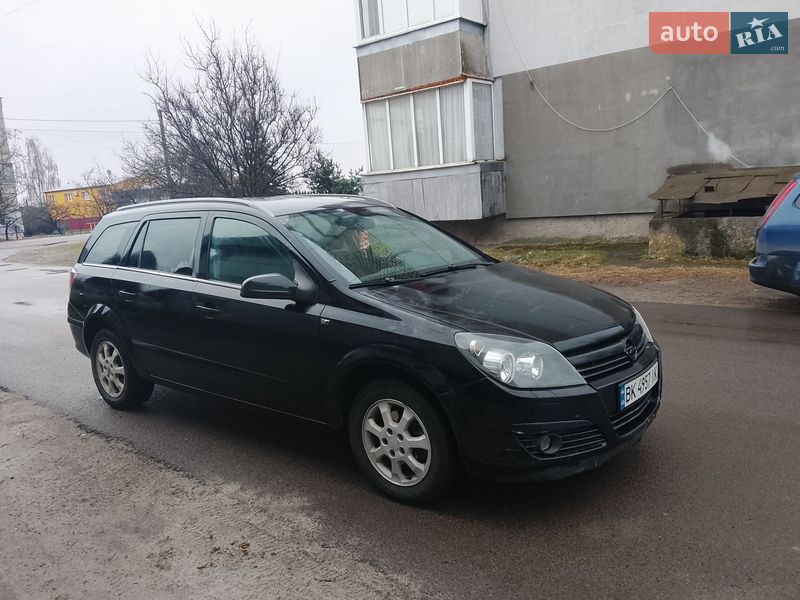 Универсал Opel Astra 2005 в Сарнах