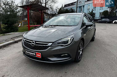 Универсал Opel Astra 2017 в Киеве