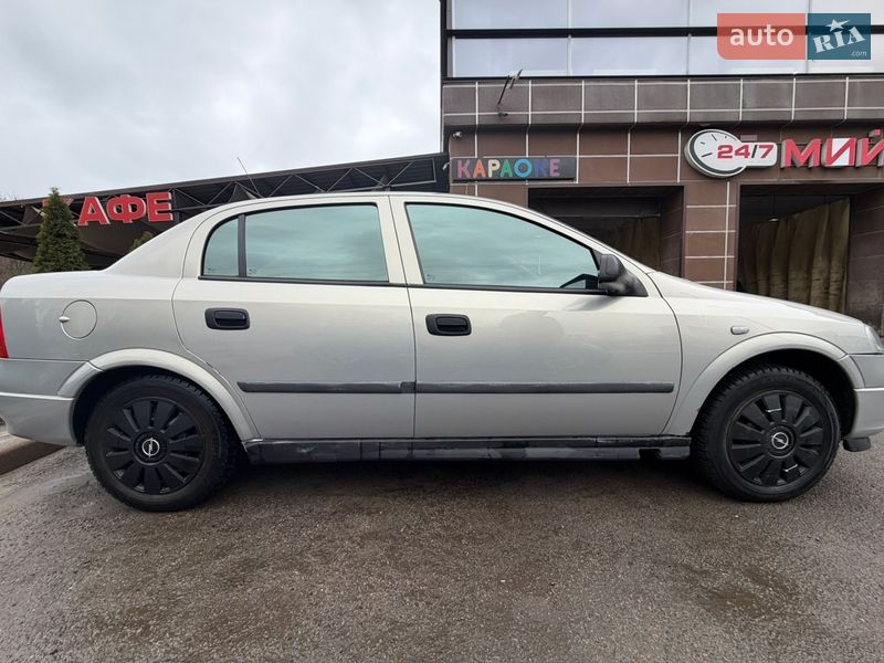Седан Opel Astra 2006 в Харькове