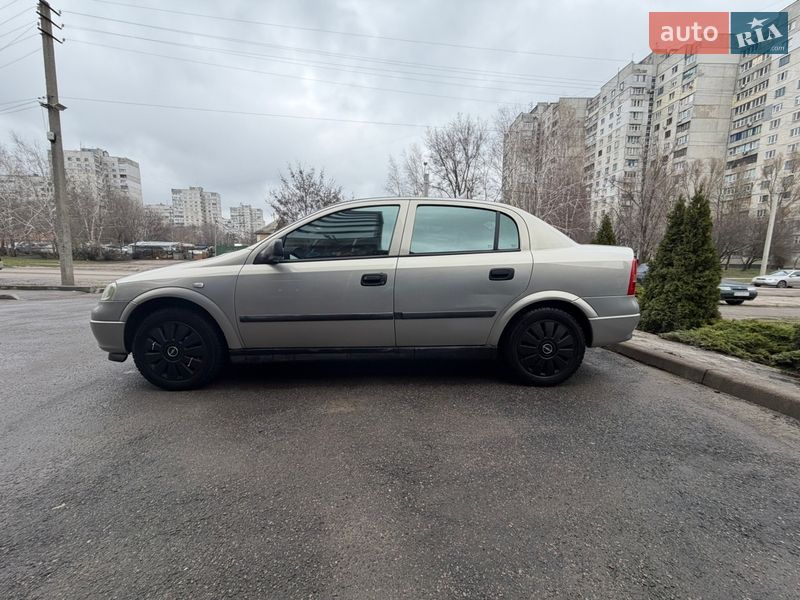Седан Opel Astra 2006 в Харькове