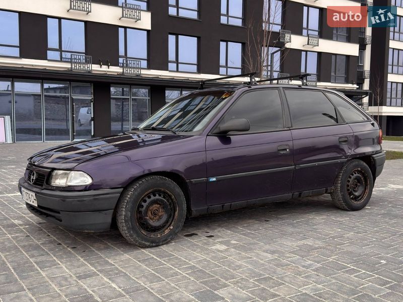 Хетчбек Opel Astra 1995 в Івано-Франківську