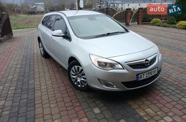 Универсал Opel Astra 2011 в Тысменице