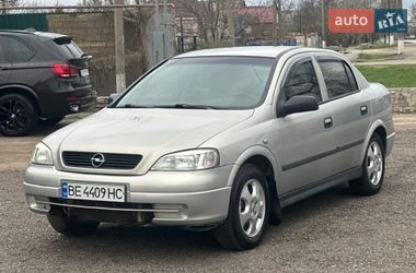 Седан Opel Astra 2007 в Новом Буге