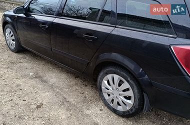 Универсал Opel Astra 2005 в Лановцах