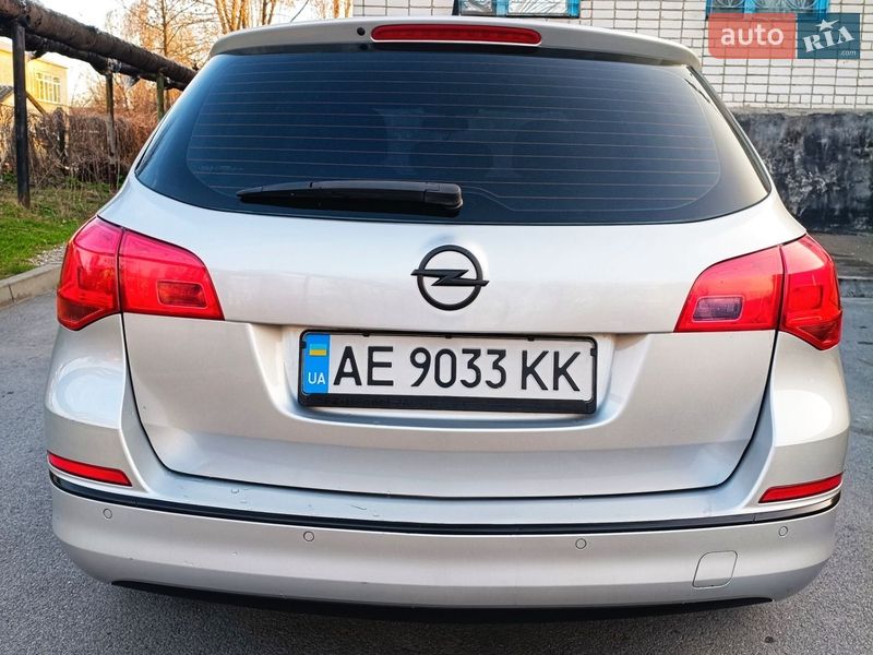 Універсал Opel Astra 2015 в Павлограді