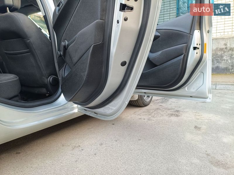 Універсал Opel Astra 2015 в Павлограді