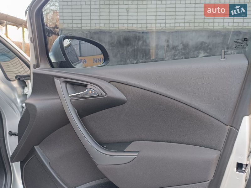 Універсал Opel Astra 2015 в Павлограді