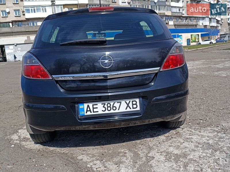 Хетчбек Opel Astra 2012 в Кам'янському