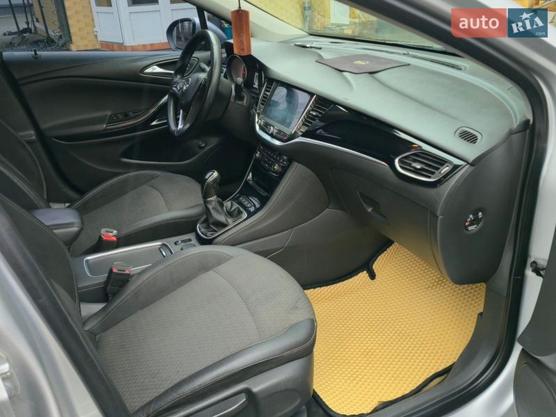 Универсал Opel Astra 2016 в Черновцах