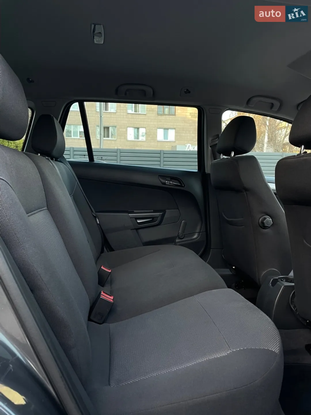 2010 Opel Astra - мініатюра 11