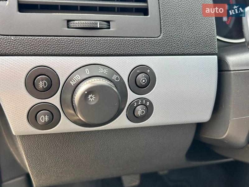 Хетчбек Opel Astra 2006 в Городищеві