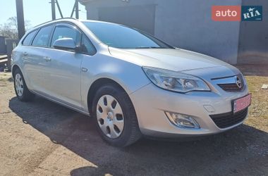 Универсал Opel Astra 2011 в Нововолынске