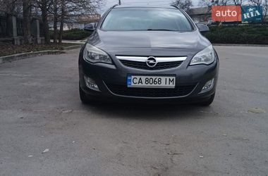 Универсал Opel Astra 2011 в Умани