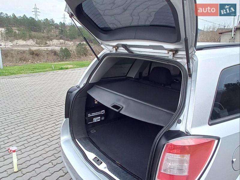 Універсал Opel Astra 2006 в Могилів-Подільському