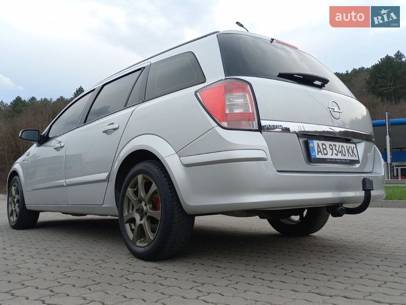 Універсал Opel Astra 2006 в Могилів-Подільському