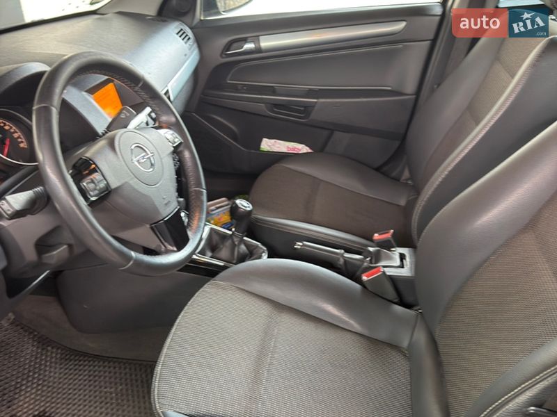 Універсал Opel Astra 2009 в Вінниці