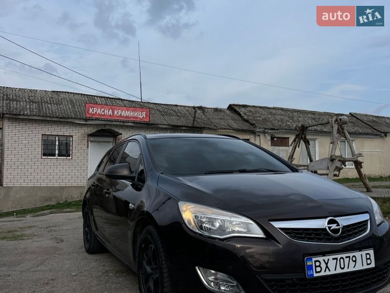 Opel Astra 2011