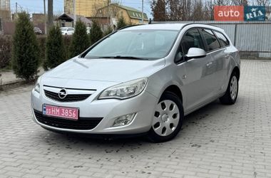 Універсал Opel Astra 2012 в Кременці