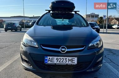 Універсал Opel Astra 2014 в Дніпрі