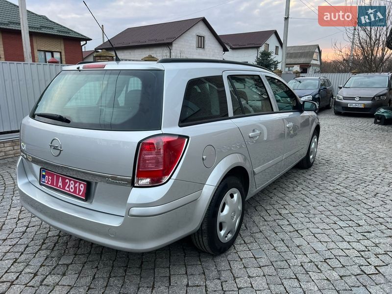 Універсал Opel Astra 2006 в Гнівані